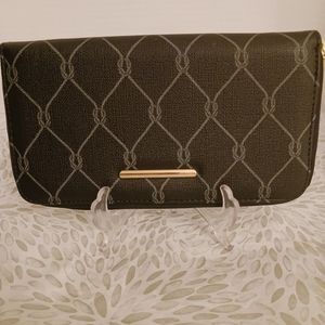 JOLENE COUTURE BLACK ZIPPER WALLET WITH GOLD HARDWARE